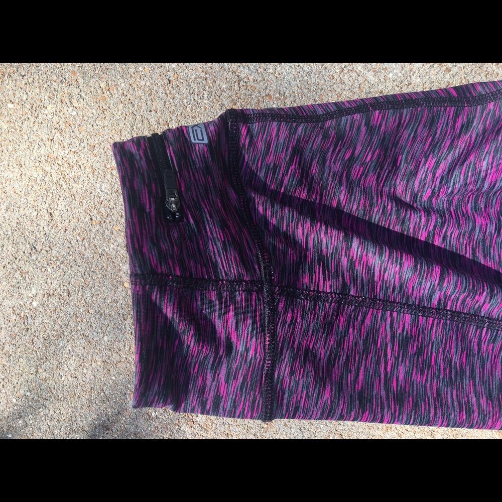 Express Core Performance Compression Leggings - Picture 2 of 7